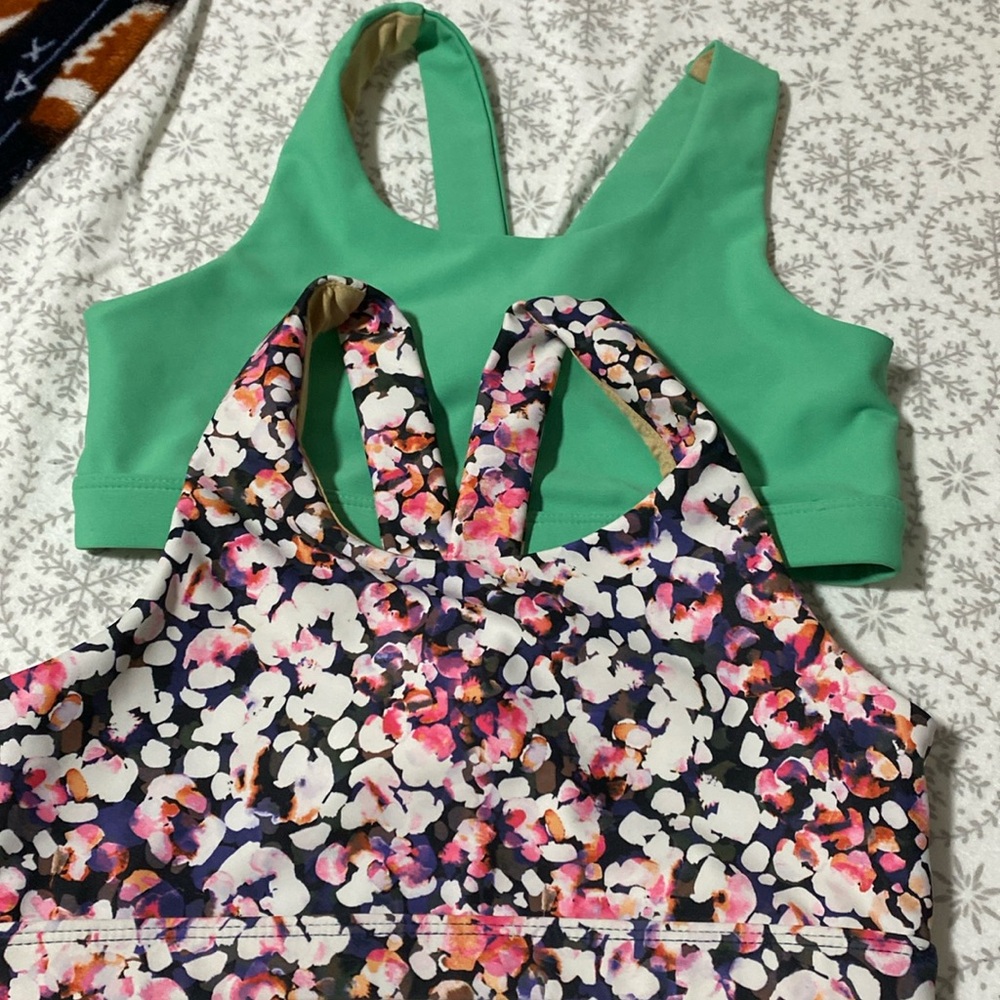 Like new!! Girls sports bras Old Navy